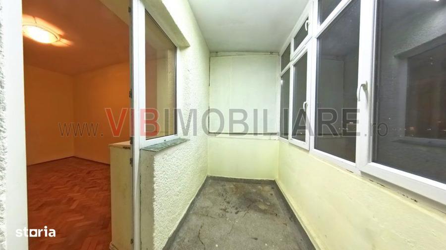 Apartament cu 3 camere decomandat în Vitan