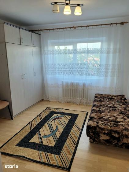 Apartament cu 3 camere decomandat în Exterior Vest