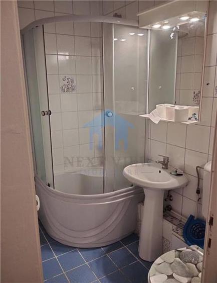 Apartament cu 4 camere decomandat în Plopilor
