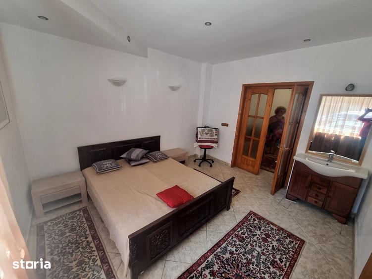 Casă cu 3 camere cu Teren 100 Mp în Tomis I