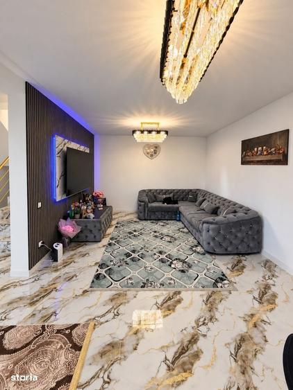 Casă cu 4 camere cu Teren 230 Mp în Central