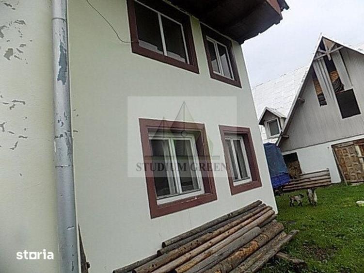 Casă cu 8 camere cu Teren 900 Mp în Central