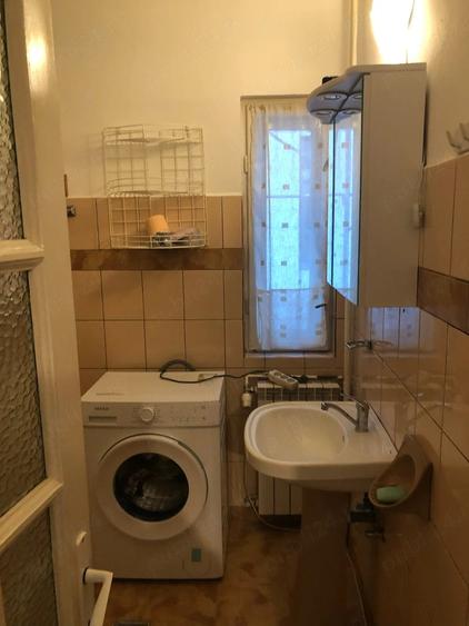 Apartament cu 3 camere decomandat în Gruia