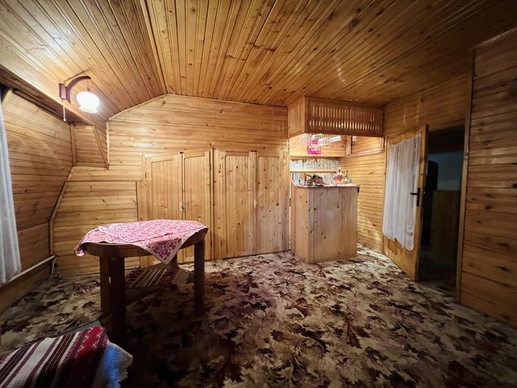 Casă individuală cu 8 camere cu Canalizare în Mehala