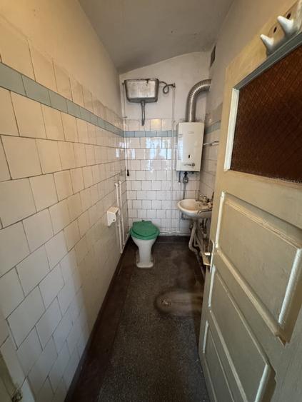 Casă individuală cu 6 camere cu Teren 400 Mp în Traian