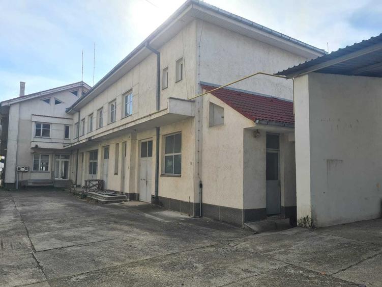 Spațiu comercial, de 914 mp, în Central
