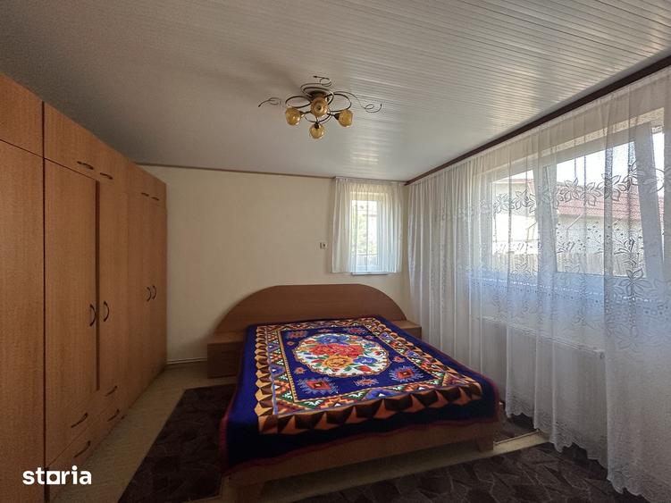 Casă cu 7 camere cu Teren 1039 Mp în Cornești