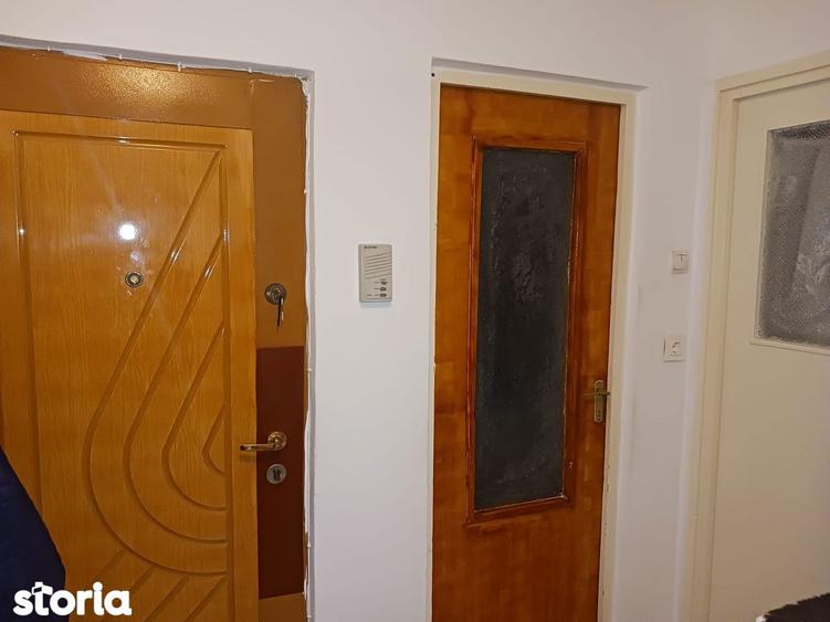 Apartament cu 2 camere decomandat în Florilor