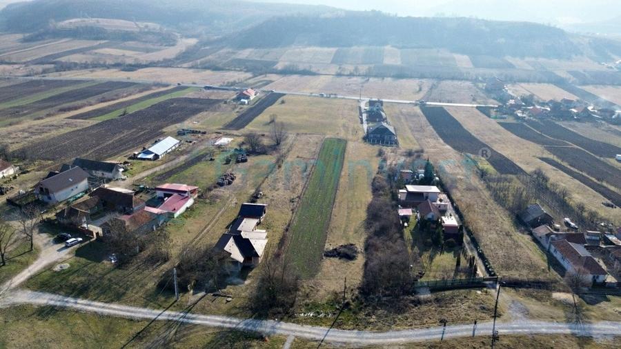 Teren Construcții intravilan de 1577 mp, în Hidișelu de Sus
