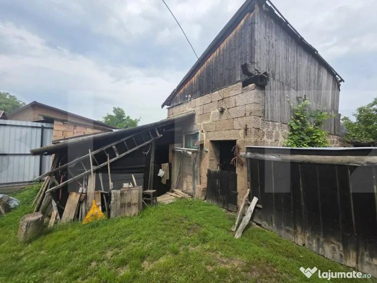 Casă cu 2 camere cu Teren 982 Mp în Bixad