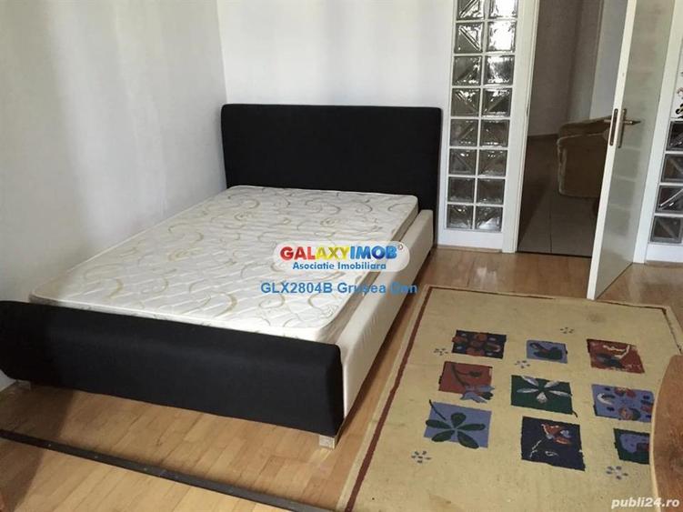 Apartament cu 4 camere decomandat, mobilat în Central