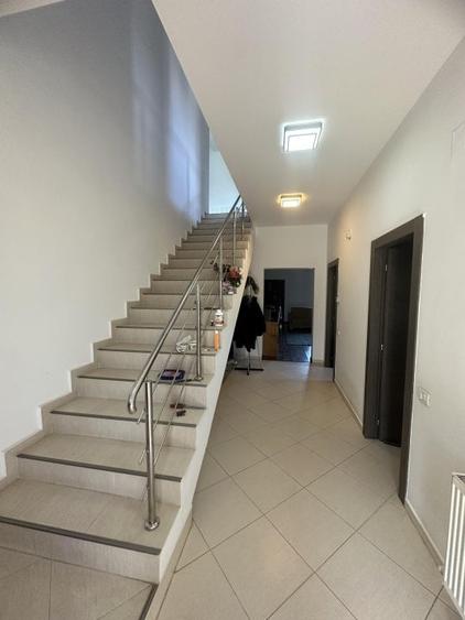 Casă individuală cu 5 camere cu Teren 2450 Mp în Rahova