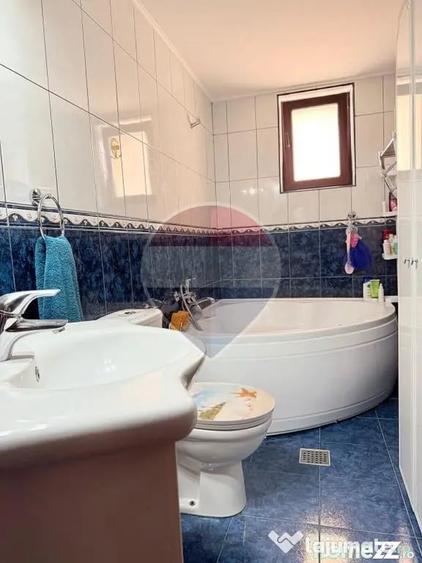 Apartament cu 4 camere decomandat în Fundeni