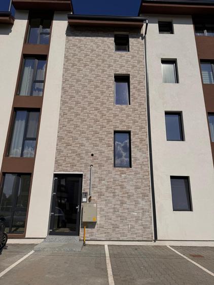 Apartament cu 2 camere decomandat în Giroc