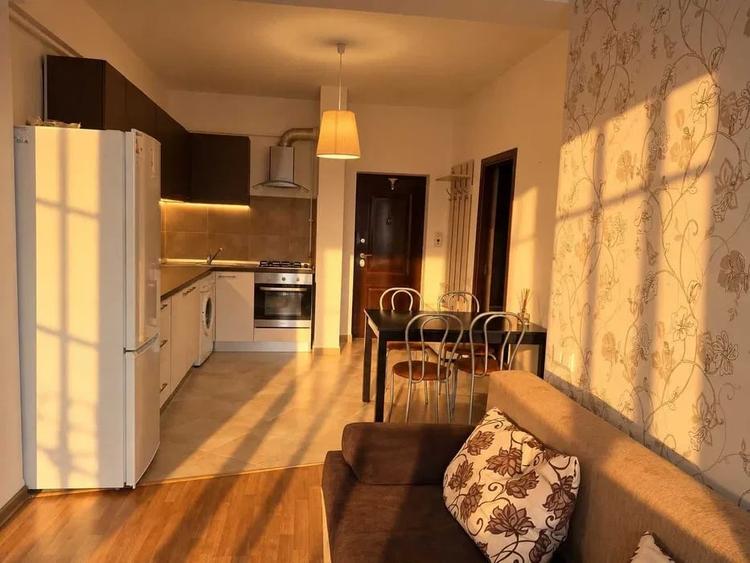 Apartament cu 2 camere semidecomandat, mobilat în Plopilor