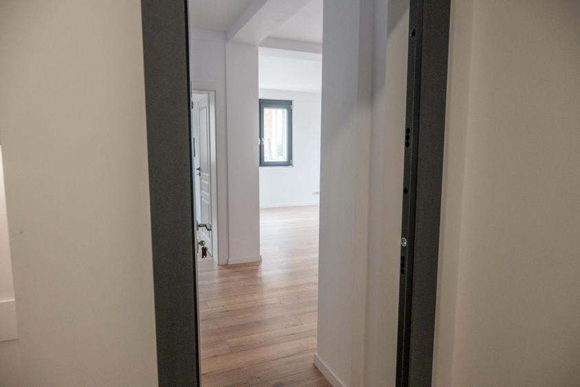 Apartament cu 2 camere decomandat în Utvin