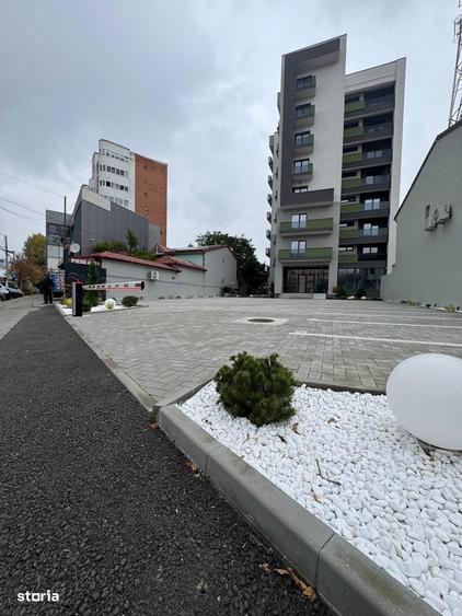 Spațiu comercial, de 300 mp, în Central