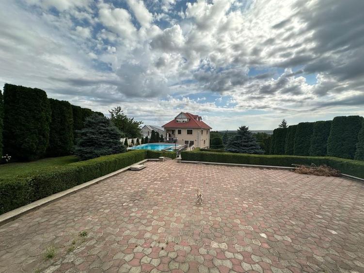 Casă cu 4 camere în Central