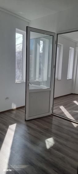 Spațiu comercial, de 25 mp, în Pelican