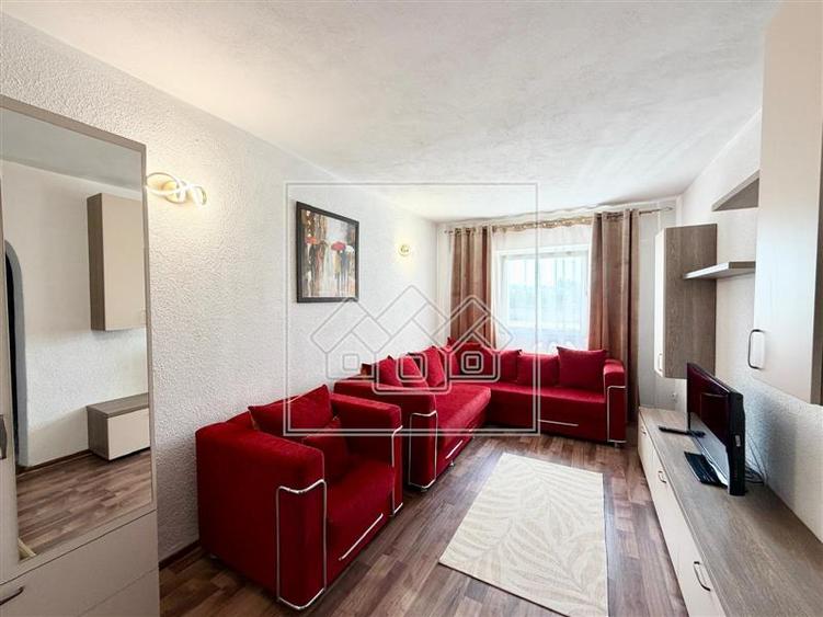 Apartament cu 4 camere decomandat în Central