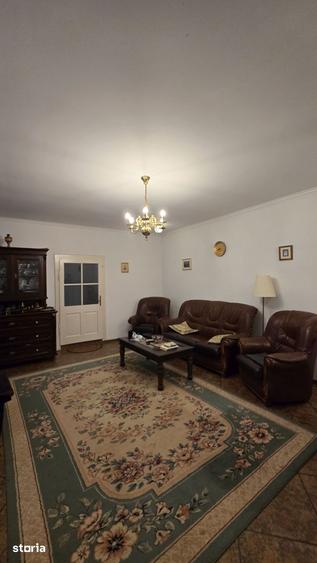 Casă cu 4 camere cu Teren 1462 Mp în Bazna