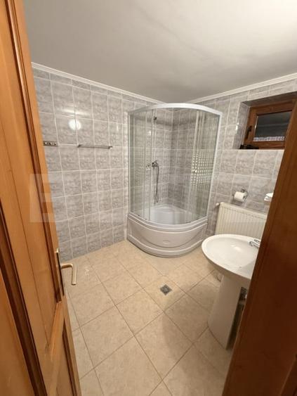 Casă individuală cu 7 camere cu Canalizare în Predeal