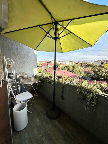 Apartament cu 3 camere decomandat, mobilat în Girocului