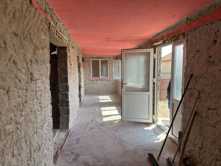 Casă cu 2 camere cu Teren 630 Mp în Vladimirescu