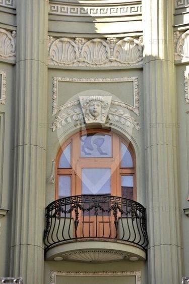 Casă individuală cu 7 camere cu Canalizare în Centrul Istoric