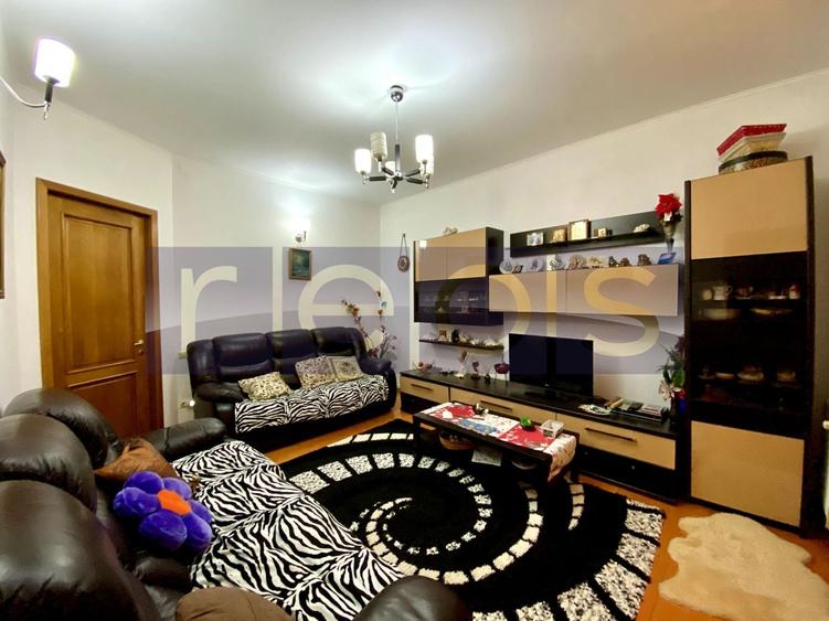 Apartament cu 3 camere decomandat, mobilat în Sebastian
