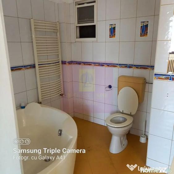 Apartament cu 5 camere semidecomandat în Mitropolie