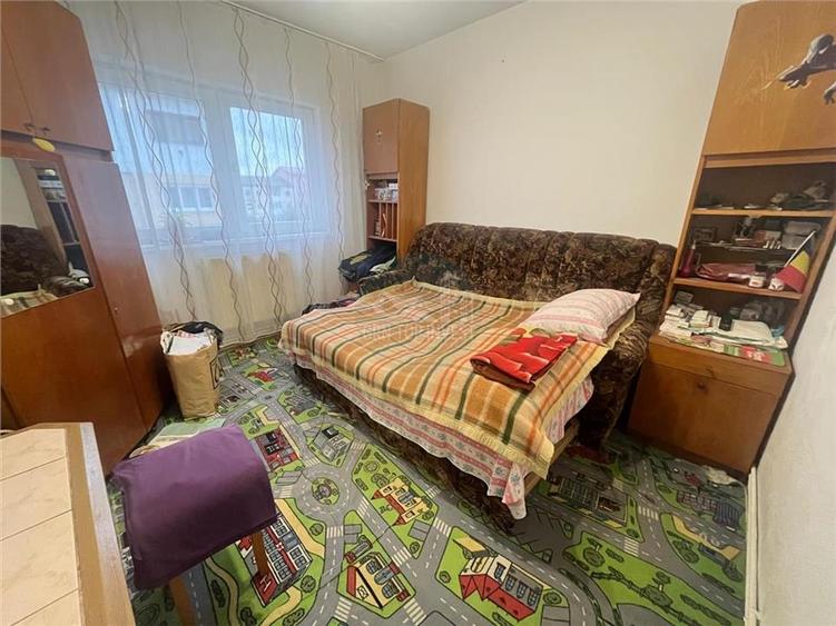 Apartament cu 2 camere decomandat, mobilat în Vasile Aaron
