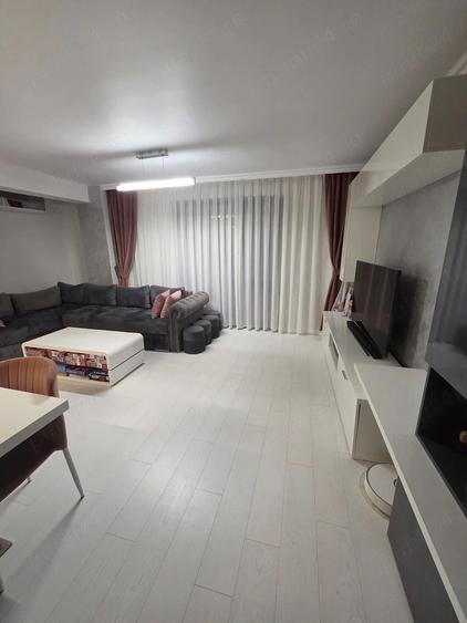 Apartament cu 3 camere decomandat, mobilat în Tătărași