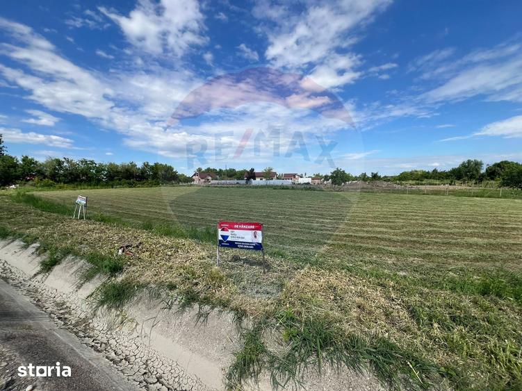 Teren de 3492 mp, în Garoafa