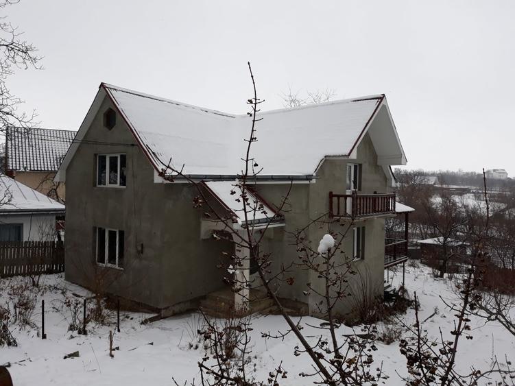Casă individuală cu 3 camere cu Teren 1100 Mp în Central
