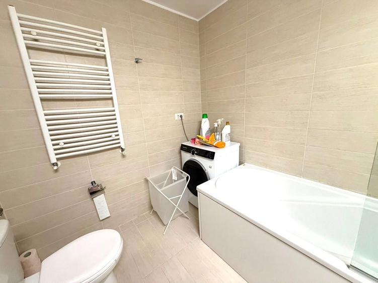Apartament cu 3 camere, mobilat în Iancu Nicolae