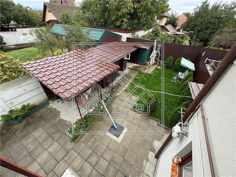 Apartament cu 4 camere decomandat în Lazaret