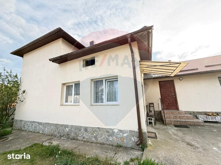 Casă cu 4 camere cu Teren 600 Mp în Central