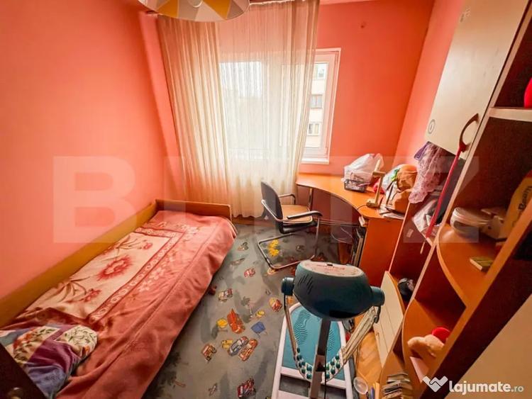 Apartament cu 4 camere decomandat, mobilat în Gojdu