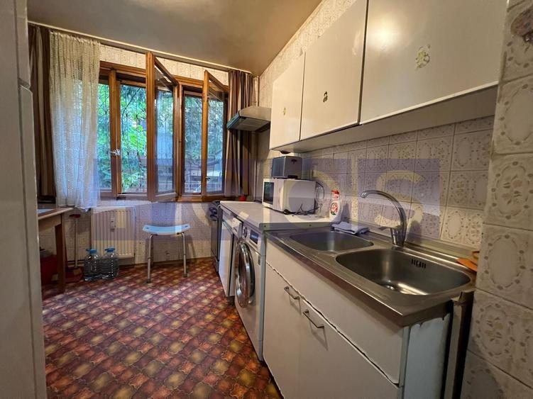 Apartament cu 3 camere decomandat în Tineretului