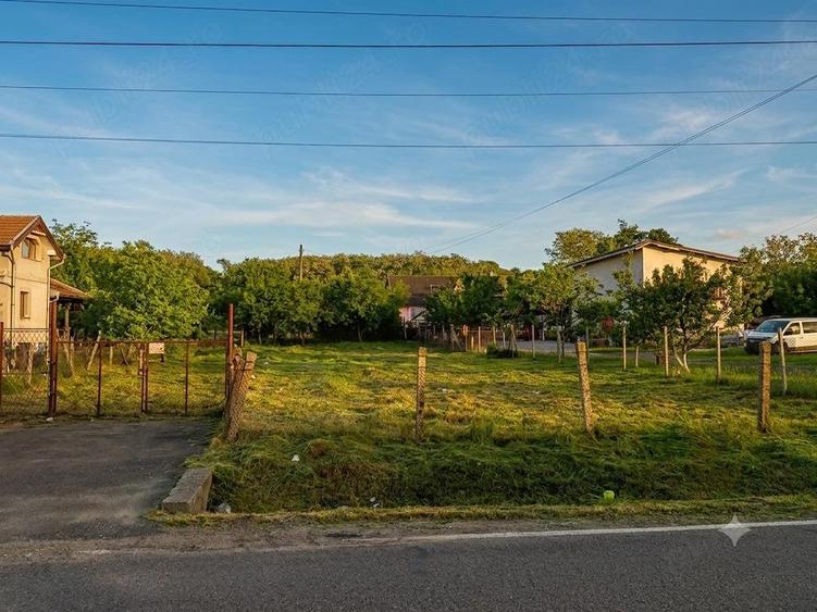 Casă cu 2 camere cu Teren 1560 Mp în Central