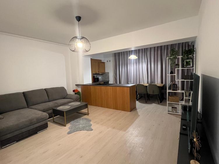 Apartament cu 3 camere decomandat, mobilat în Sisești