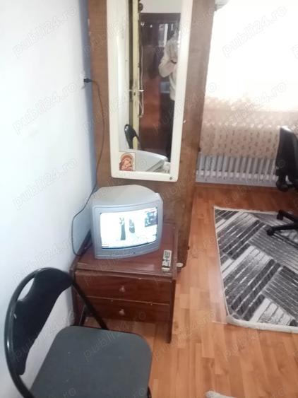 Apartament cu 2 camere semidecomandat în Podu Roș