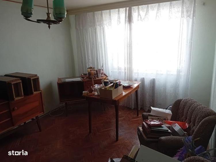 Apartament cu 2 camere decomandat în Precista