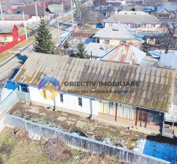 Casă cu 5 camere cu Teren 2189 Mp în Central