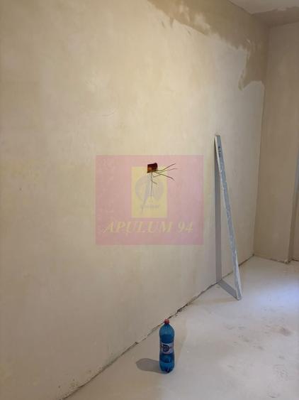 Apartament cu 3 camere semidecomandat în Lacul Tei