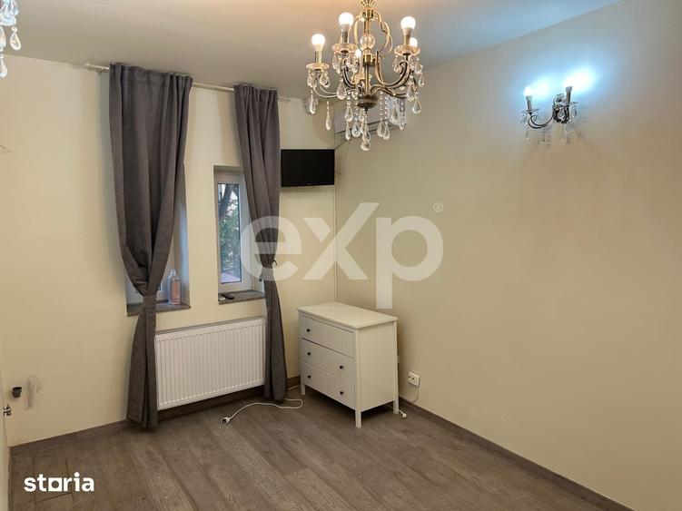 Apartament cu 5 camere decomandat, mobilat în Romană