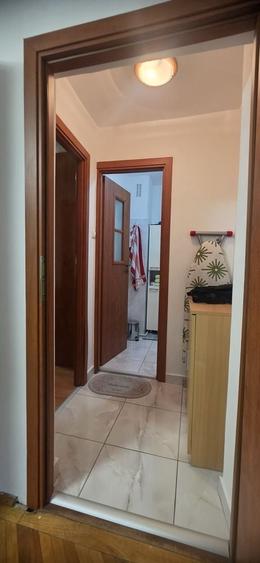 Apartament cu 3 camere decomandat în Drumul Carului