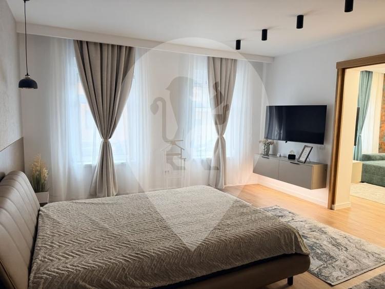 Casă individuală cu 4 camere cu Canalizare în Centrul Istoric