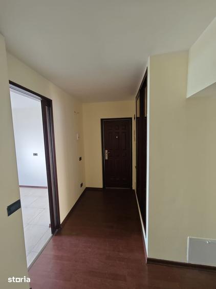 Apartament cu 3 camere decomandat în Micro 21